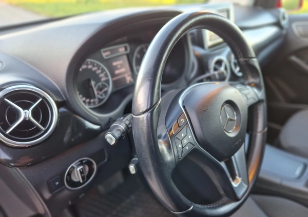 Mercedes-Benz Klasa B cena 35900 przebieg: 279821, rok produkcji 2013 z Orzesze małe 326